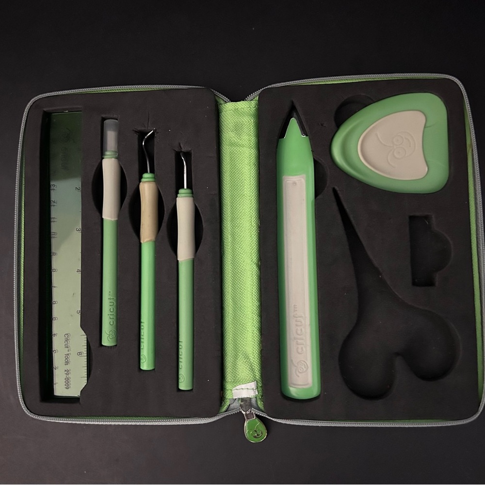 Cricut 6-pc tool kit (no scissor)